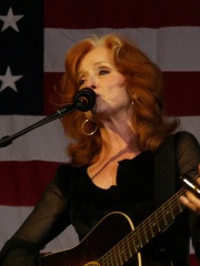 Photo of Bonnie Raitt