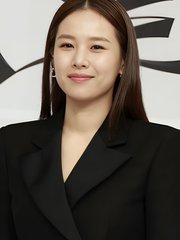 Photo of Jo Yoon-hee