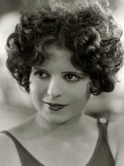 Photo of Clara Bow