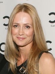 Photo of Kelly Rowan