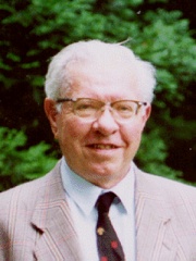 Photo of Fred Hoyle