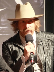 Photo of Lew Temple