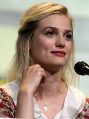 Photo of Alison Sudol