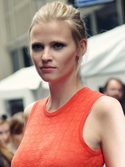 Photo of Lara Stone