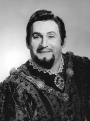 Photo of Richard Tucker