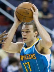 Photo of Lou Amundson