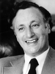 Photo of Paul Eddington