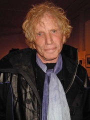 Photo of Dennis Oppenheim