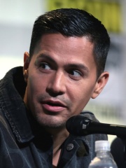 Photo of Jay Hernandez