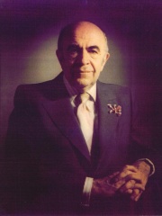 Photo of Amir-Abbas Hoveyda