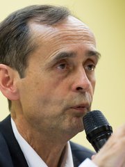 Photo of Robert Ménard