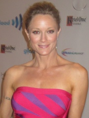 Photo of Teri Polo