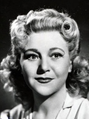 Photo of Dora Bryan