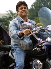 Photo of Erik Estrada