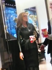 Photo of Angela Ahrendts