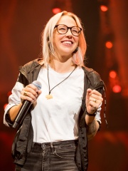 Photo of Stefanie Heinzmann