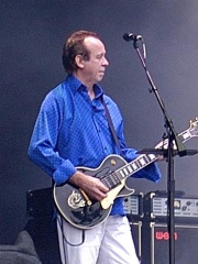 Photo of Phil Manzanera