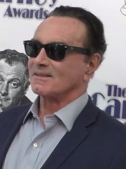 Photo of Dan Hedaya