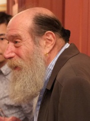 Photo of Lawrence Weiner