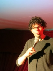 Photo of Simon Amstell