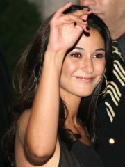 Photo of Emmanuelle Chriqui