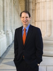 Photo of Ron Wyden