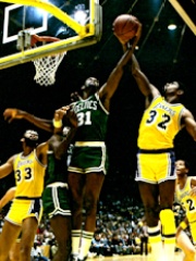 Photo of Cedric Maxwell