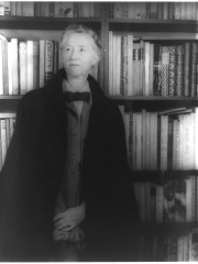 Photo of Marianne Moore