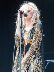 Photo of Taylor Momsen