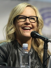 Photo of Rachael Harris