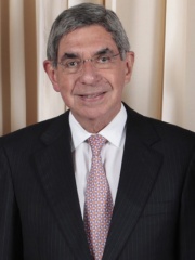 Photo of Óscar Arias