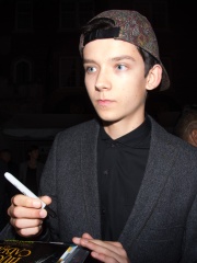 Photo of Asa Butterfield