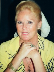 Photo of Veronica Carlson