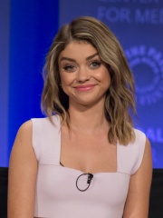 Photo of Sarah Hyland