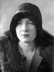 Photo of Olga Bergholz