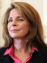 Photo of Queen Noor of Jordan