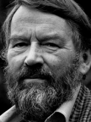 Photo of John Fowles