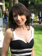 Photo of Lisa Edelstein