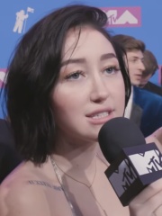 Photo of Noah Cyrus