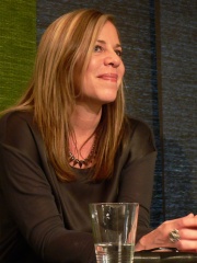 Photo of Alyson Noël