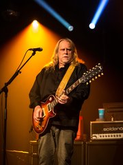 Photo of Warren Haynes