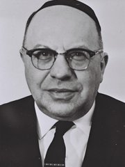 Photo of Yosef Burg