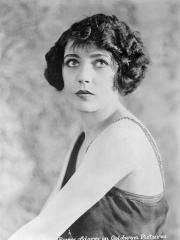 Photo of Renée Adorée