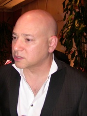 Photo of Evan Handler