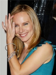 Photo of Amy Ryan