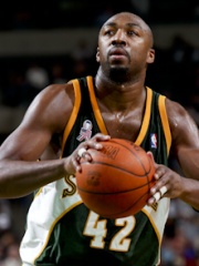 Photo of Vin Baker