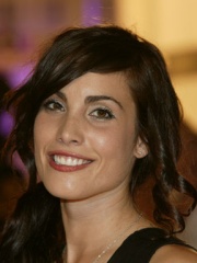 Photo of Carly Pope