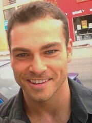 Photo of Shawn Roberts