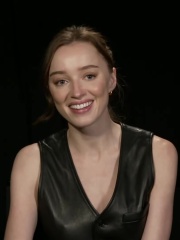 Photo of Phoebe Dynevor