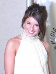 Photo of Shenae Grimes